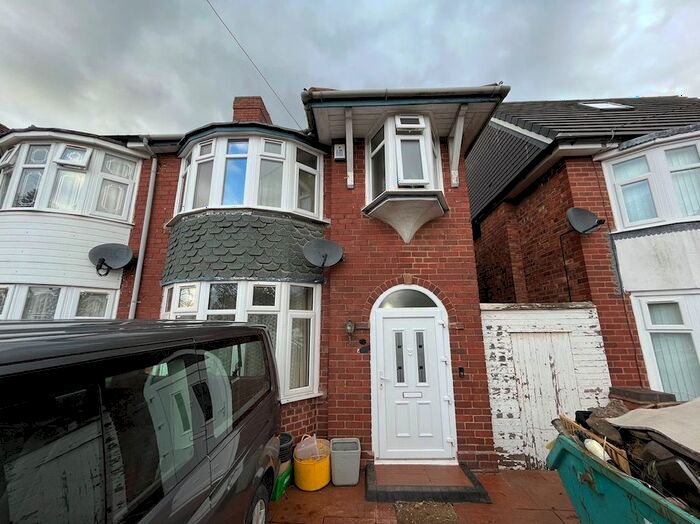 3 Bedroom Semi-Detached House To Rent In Hodge Hill Road, Birmingham, B34