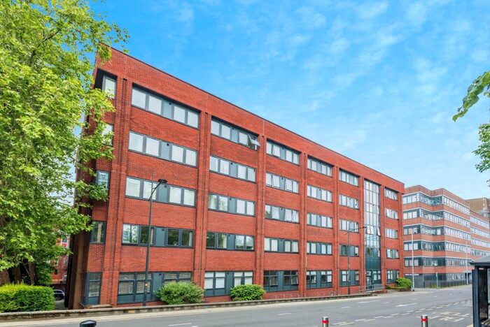 1 Bedroom Flat For Sale In Farnsby Street, Swindon, Wiltshire, SN1
