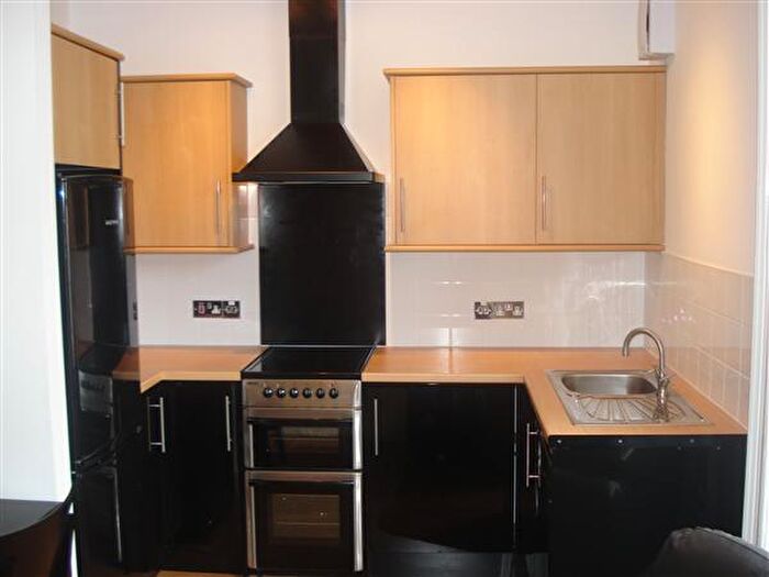 Studio To Rent In First Floor Front Flat, Anglesea Place, BS8 - Photo 2