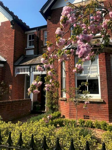 3 Bedroom Semi-Detached House To Rent In Station Road, Petersfield, GU32