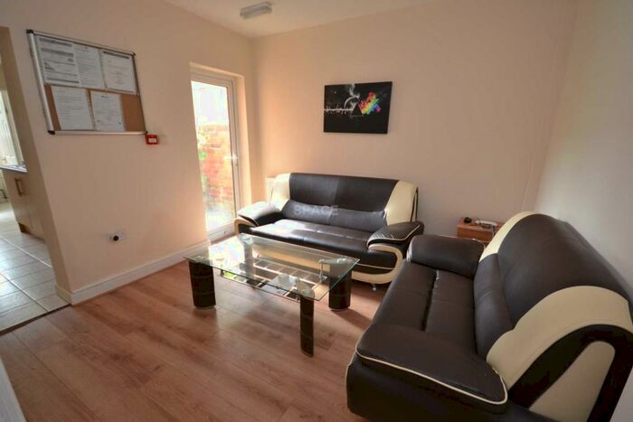 6 Bedroom Terraced House To Rent In St Edwards Road, Reading, Berkshire, RG6