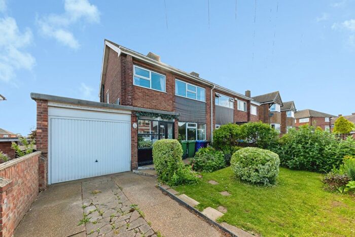 3 Bedroom Semi-Detached House For Sale In Braemar Road, Cleethorpes, DN35