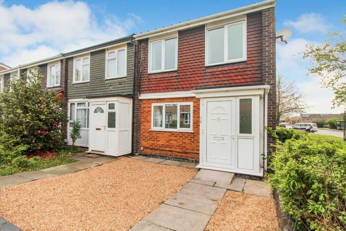 3 Bedroom End Of Terrace House To Rent In Applecross Walk, Bedford, MK41