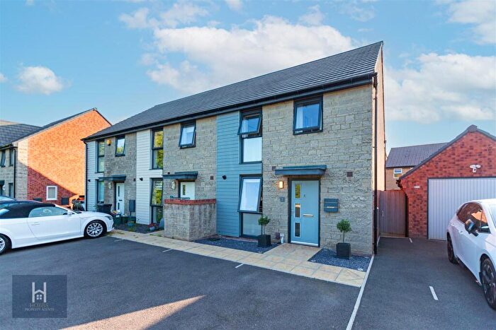 3 Bedroom End Of Terrace House For Sale In Webb Crescent, Yate, BS37