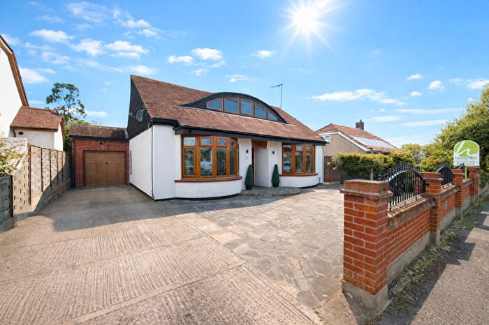 3 Bedroom Detached House For Sale In Lampits Lane, Corringham, SS17