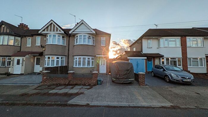 2 Bedroom Semi-Detached House To Rent In Hatherleigh Road, Ruislip, HA4