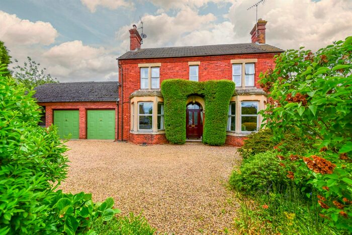 4 Bedroom Detached House For Sale In Glinton Road, Helpston, Peterborough, PE6