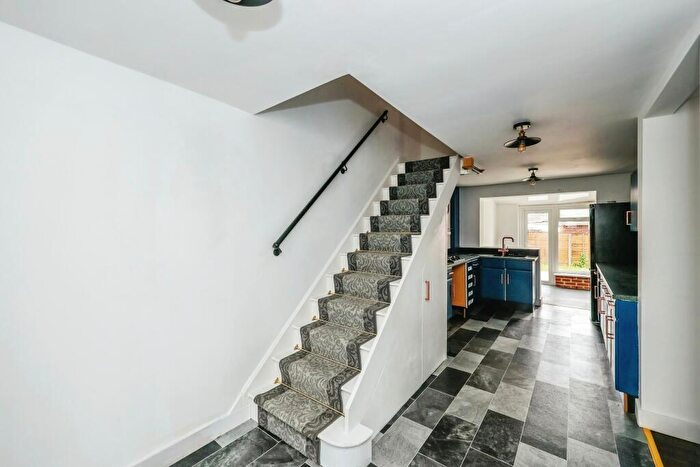 3 Bedroom Semi-Detached House For Sale In Wheatsheaf Drive, Waterlooville, Hampshire, PO8