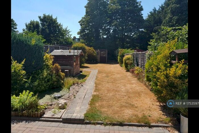 4 Bedroom Terraced House To Rent In Waremead Road, Ilford, IG2