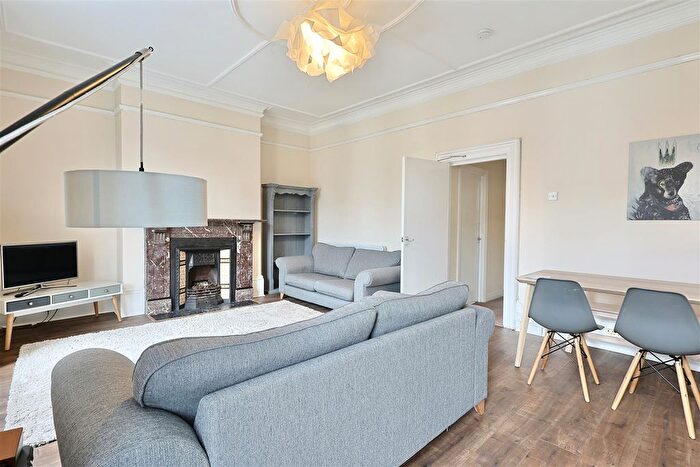 3 Bedroom Maisonette To Rent In Queens Road, Jesmond, Newcastle Upon Tyne, NE2