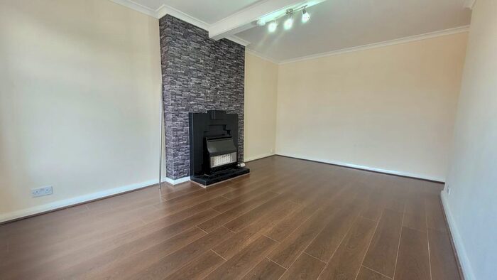 1 Bedroom Flat To Rent In Pages Hill, London, N10