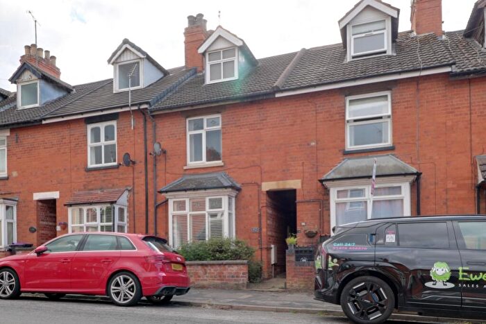 3 Bedroom Terraced House For Sale In Houghton Road, Grantham, Lincs, NG31