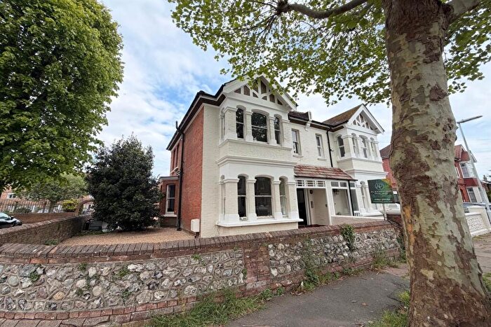 1 Bedroom Flat To Rent In Warwick Gardens, Worthing, BN11