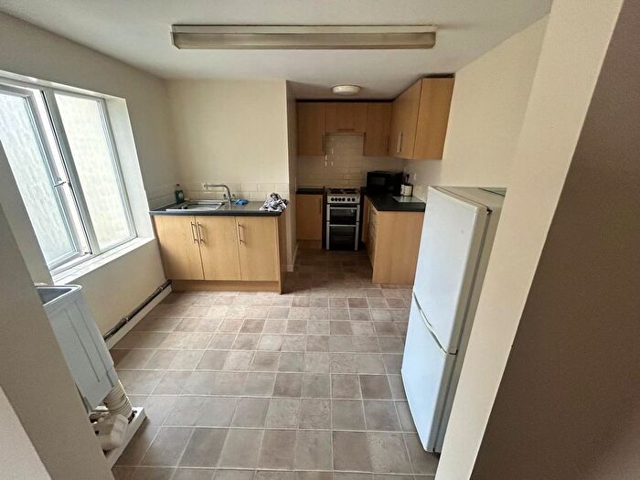 2 Bedroom Flat To Rent In Bampton Street, Tiverton, EX16