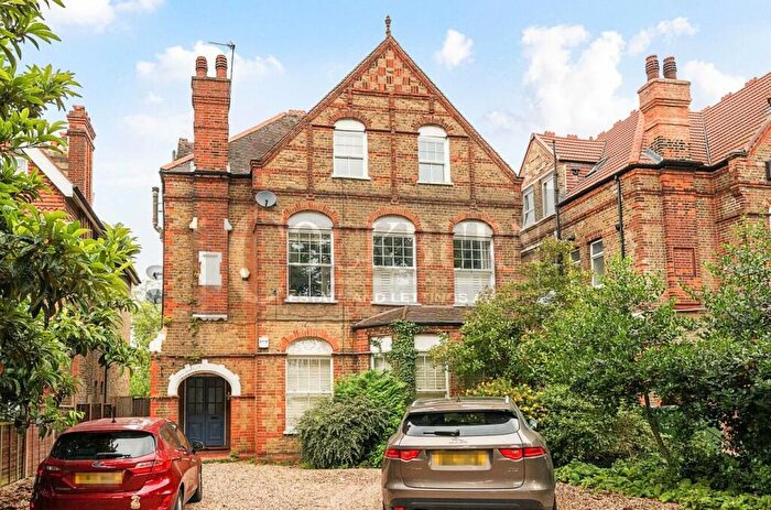 3 Bedroom Flat To Rent In West Park, Mottingham, SE9