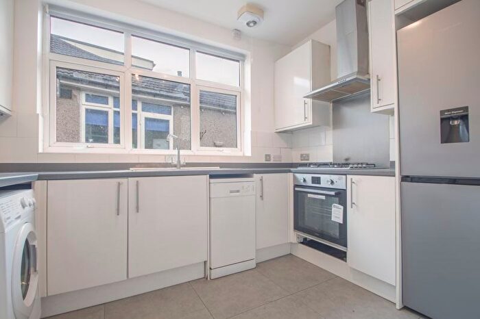 3 Bedroom Bungalow To Rent In Cranleigh Close, Orpington, BR6