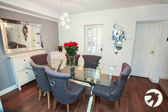 3 Bedroom Terraced House For Sale In Court Farm Road, London, SE9