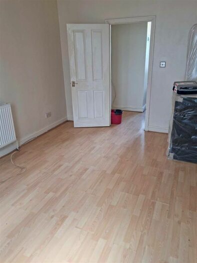 Studio To Rent In Wightman Road, London, N8