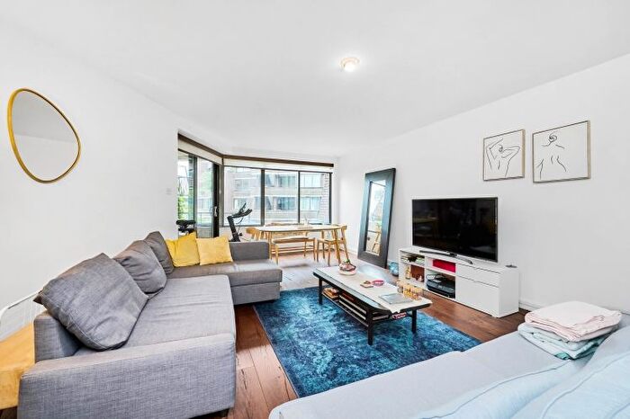 2 Bedroom Flat To Rent In Stevenage Road, London, SW6