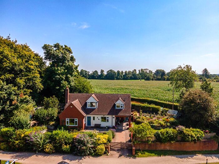 3 Bedroom Detached House For Sale In Kenilworth Road, Knowle, Solihull, B93