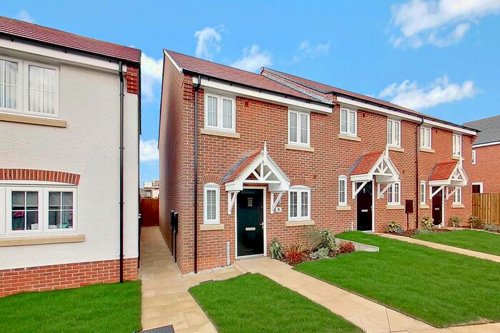 3 Bedroom Semi-Detached House To Rent In Chicory Close, Mickleover, Derby, Derbyshire DE3