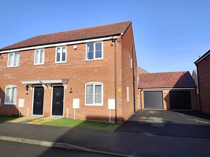 3 Bedroom Semi-Detached House For Sale In Jayne Gardens, Crowland, Peterborough, PE6