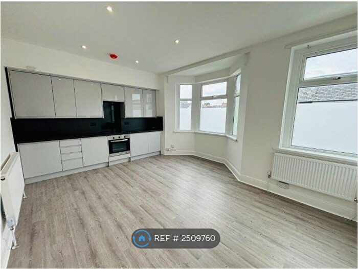 2 Bedroom Flat To Rent In Morel St, Barry, CF63