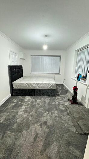 1 Bedroom Flat To Rent In Oakleigh Avenue, Manchester, M19