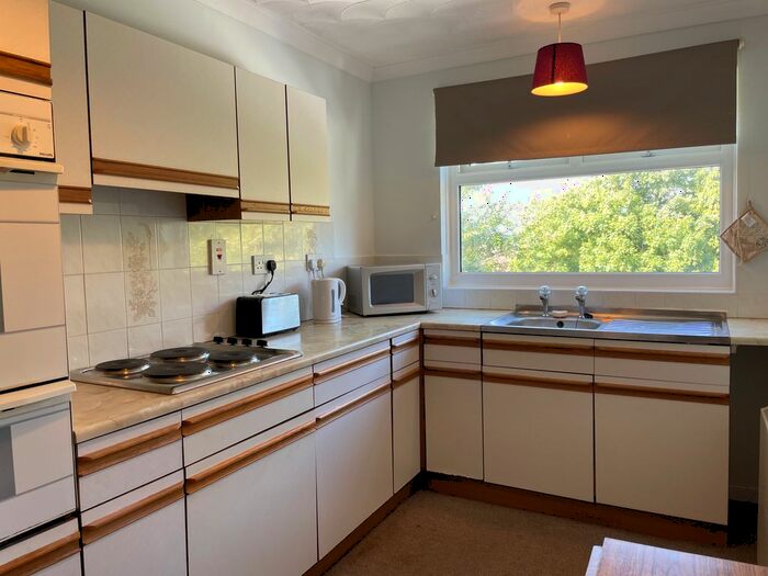 2 Bedroom Flat To Rent In Lon Sutcliffe Lane, Gowerton, Swansea, SA4