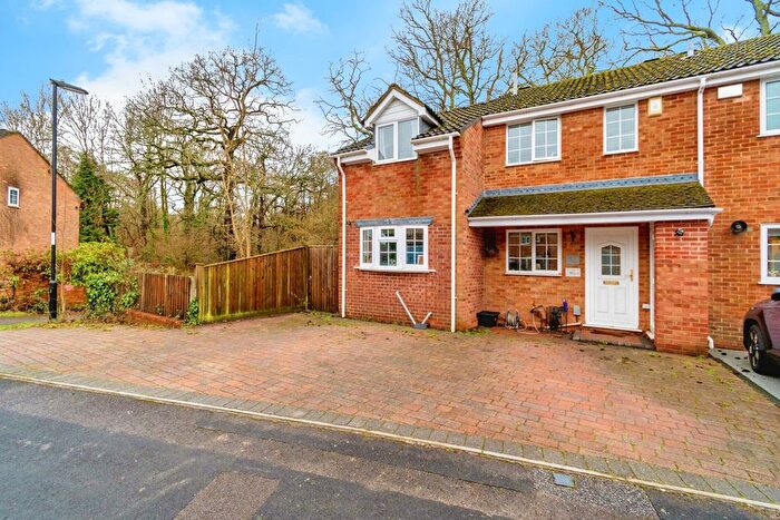 3 Bedroom End Of Terrace House For Sale In Goldcrest Gardens, Lordswood, Southampton, Hampshire, SO16