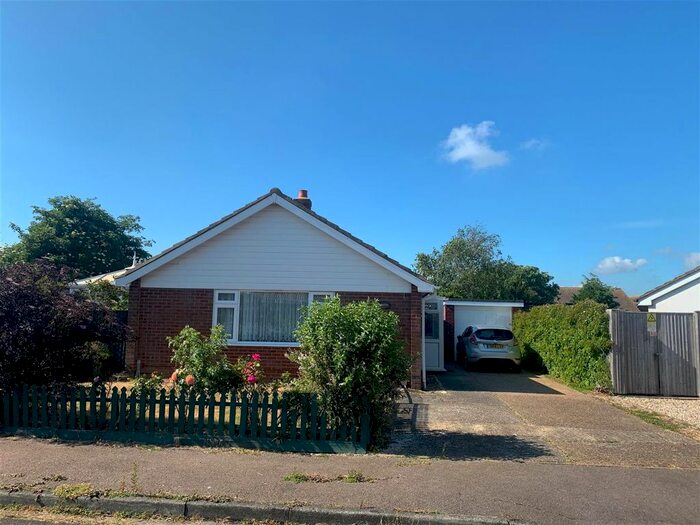 3 Bedroom Detached Bungalow To Rent In The Fairway, Dymchurch, Romney Marsh Kent, TN29