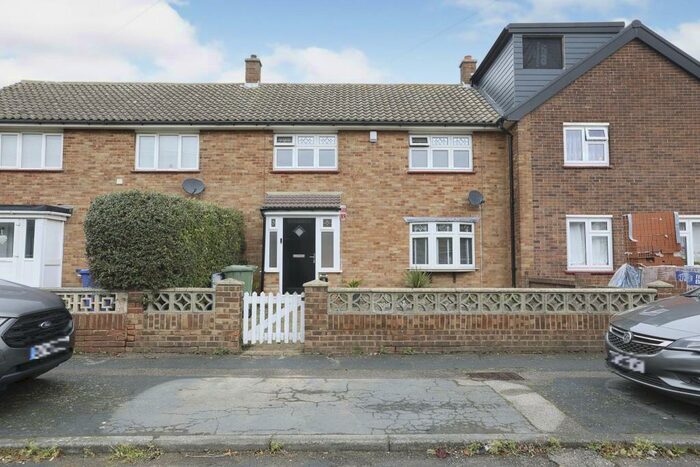 3 Bedroom House To Rent In Wokindon Road, Grays, RM16