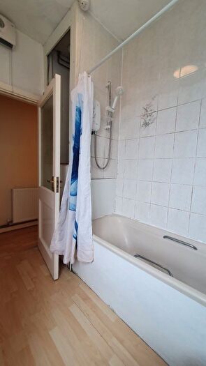 1 Bedroom Flat To Rent In Heathfield Road, Heath, Cardiff, CF14