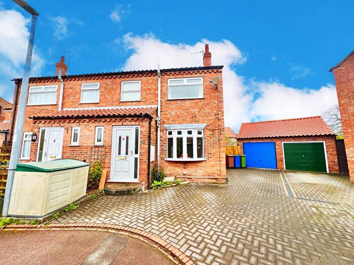 3 Bedroom Semi-Detached House To Rent In Altoft Close, Driffield, YO25