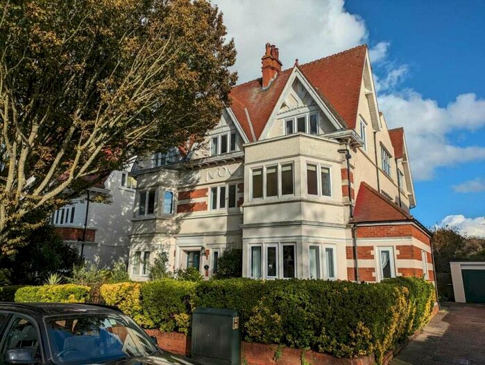 2 Bedroom Apartment To Rent In Grimston Gardens, Folkestone, Kent, CT20