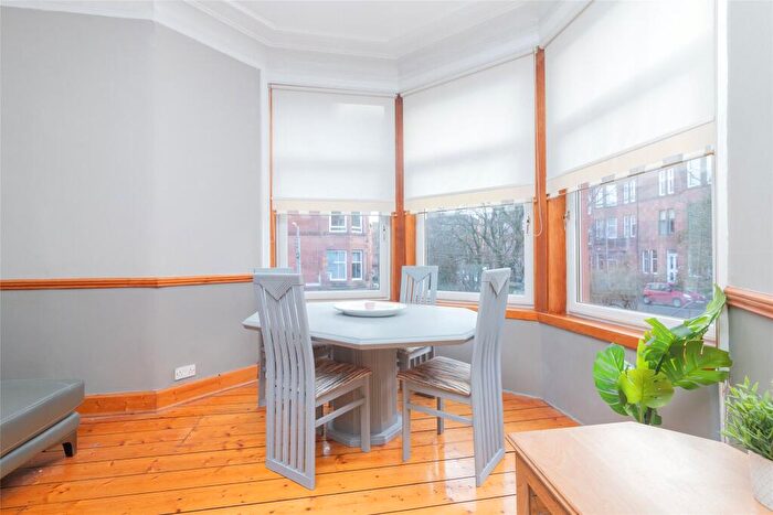 2 Bedroom Apartment To Rent In Bellwood Street, Glasgow, G41