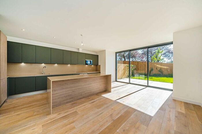 3 Bedroom Flat For Sale In Cottenham Park Road, Wimbledon, SW20