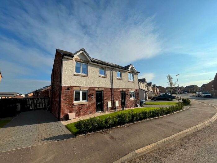 3 Bedroom Semi-Detached House To Rent In South Shields Drive, Glasgow, G75
