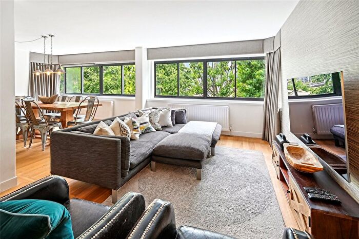 2 Bedroom Maisonette For Sale In Grosvenor Road, London, SW1V