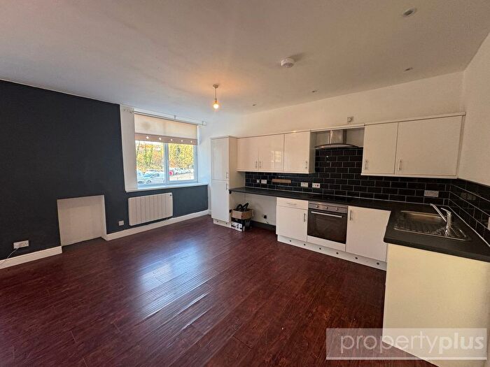 2 Bedroom Flat To Rent In White Rock Penygraig -, Tonypandy, CF40