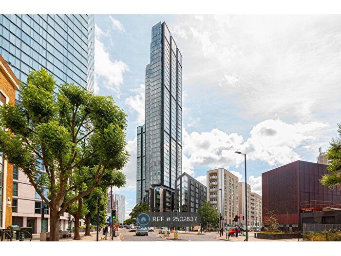 2 Bedroom Flat To Rent In Carrara Tower, London, EC1V