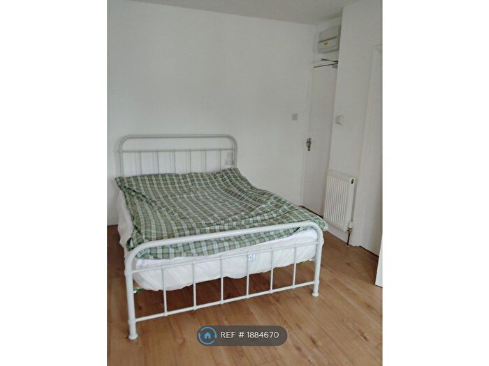 1 Bedroom Flat To Rent In Heathfield Gardens, London, NW11