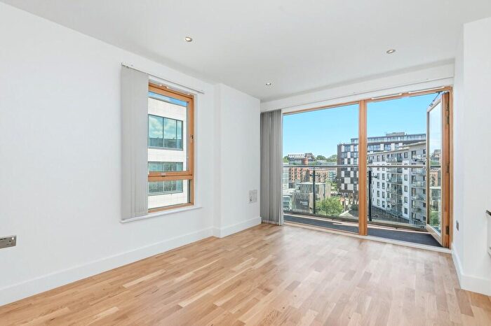 1 Bedroom Apartment For Sale In La Salle, Leeds Dock, LS10