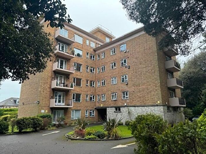 3 Bedroom Apartment For Sale In The Avenue, Branksome Park, BH13