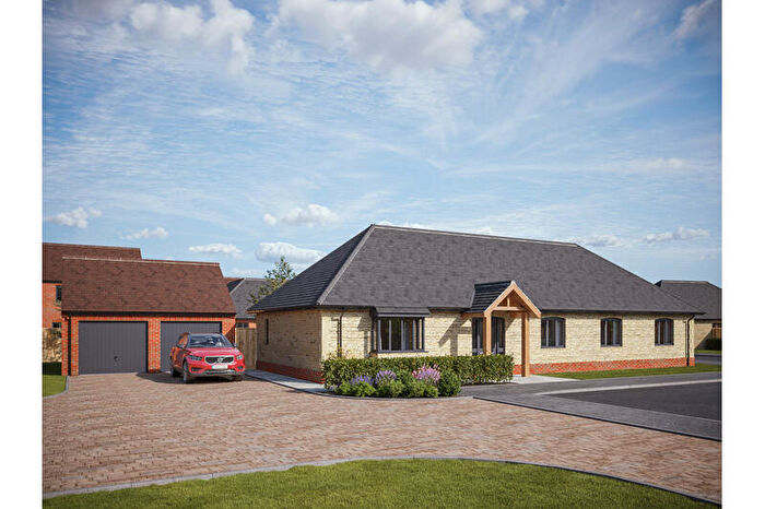 4 Bedroom Bungalow For Sale In Coates Road, Eastrea, Cambs, PE7