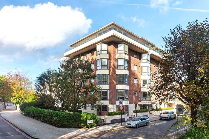 3 Bedroom Flat To Rent In Queens Terrace, Little Venice, NW8