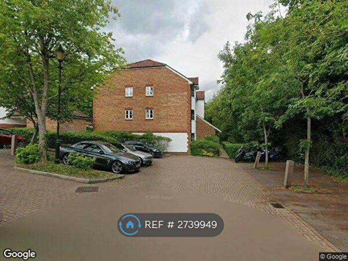 2 Bedroom Flat To Rent In Autumn Drive, Sutton, SM2