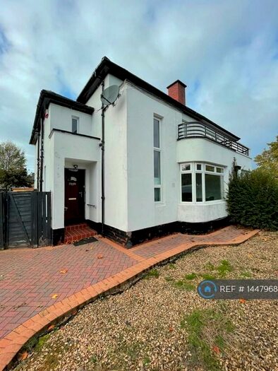 4 Bedroom Semi-Detached House To Rent In Anniesland Road, Glasgow, G14