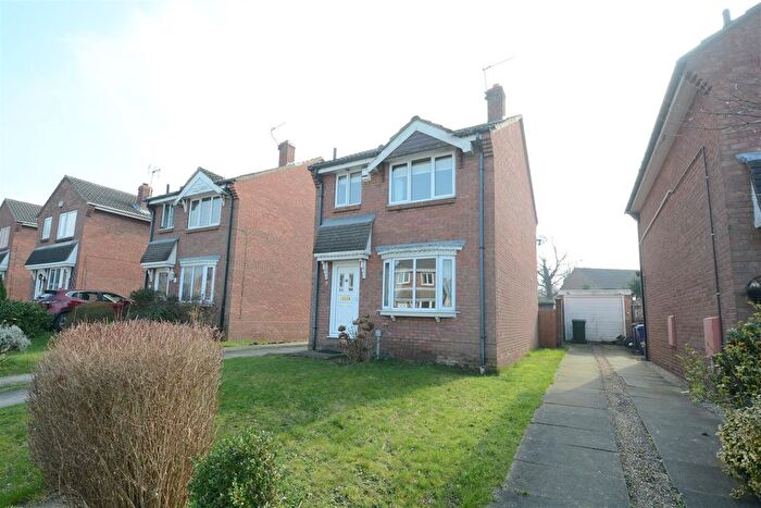3 Bedroom Detached House To Rent In Fernlea Close, Selby, YO8