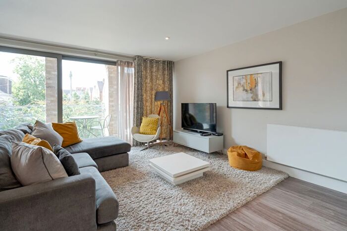 3 Bedroom Flat To Rent In Portland Road, Oxford, OX2